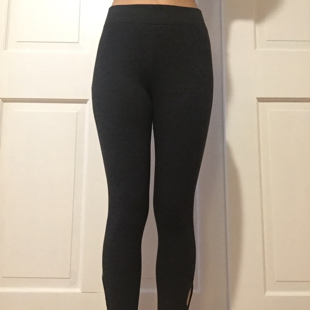 Grey pattern leggings